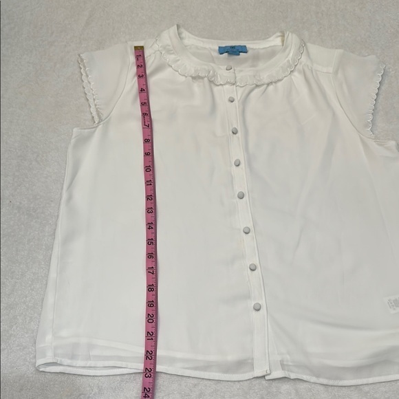 NWT CeCe White Cap Sleeve Button Down Shirt with Peter Pan Collar size M - Picture 7 of 16